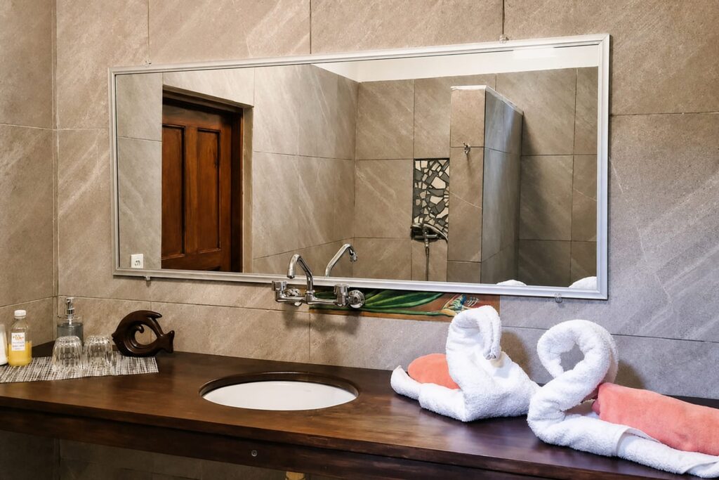 Badezimmer der Casa Rosado mit Dusche