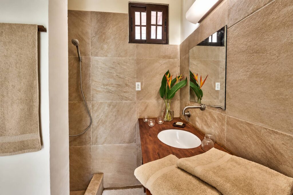 Badezimmer der Casa Violeta mit Dusche